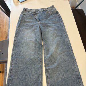 Asymmetric Waist Wide-Leg Jeans (Commense)